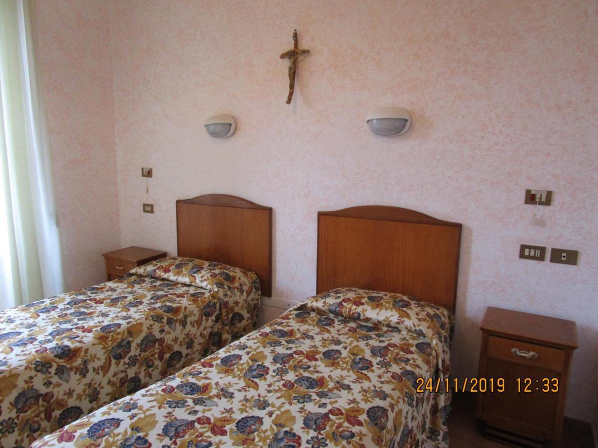 Casa S. Giuseppe Di Cluny Bed and Breakfast Rome Buitenkant foto