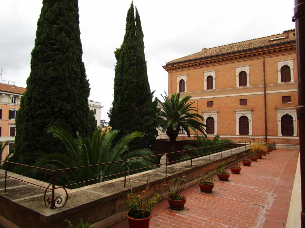 Casa S. Giuseppe Di Cluny Bed and Breakfast Rome Buitenkant foto